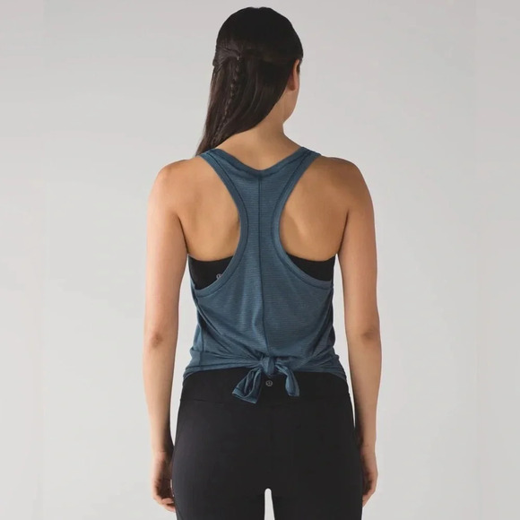 Lululemon Tie It Up Singlet~ Heathered Alberta Lake~ size 6 - Picture 1 of 10